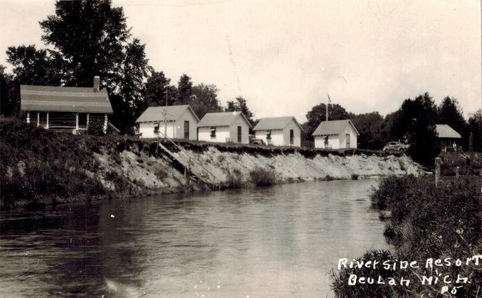 Betsie Riverside Resort - Vintage Postcard (newer photo)